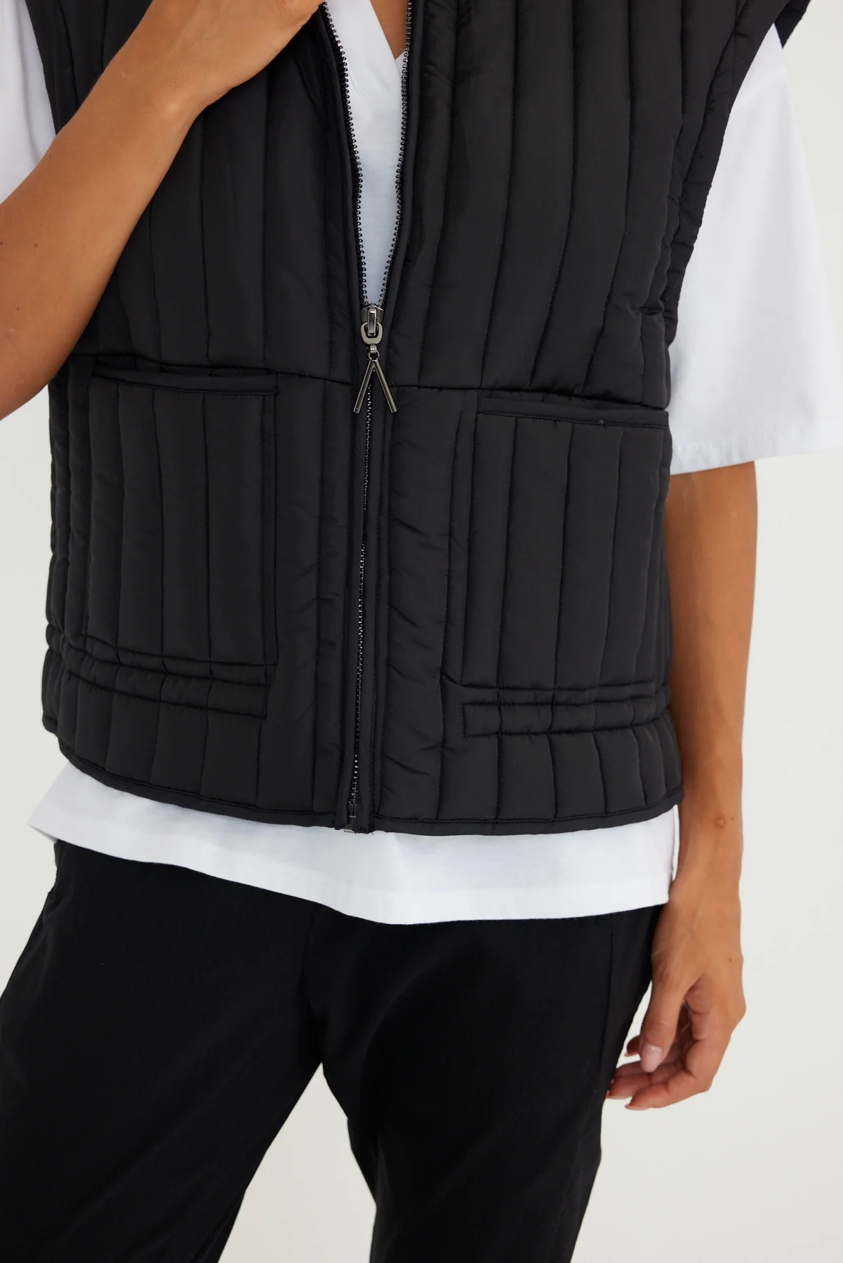 ARIA Vest Black - Image 9