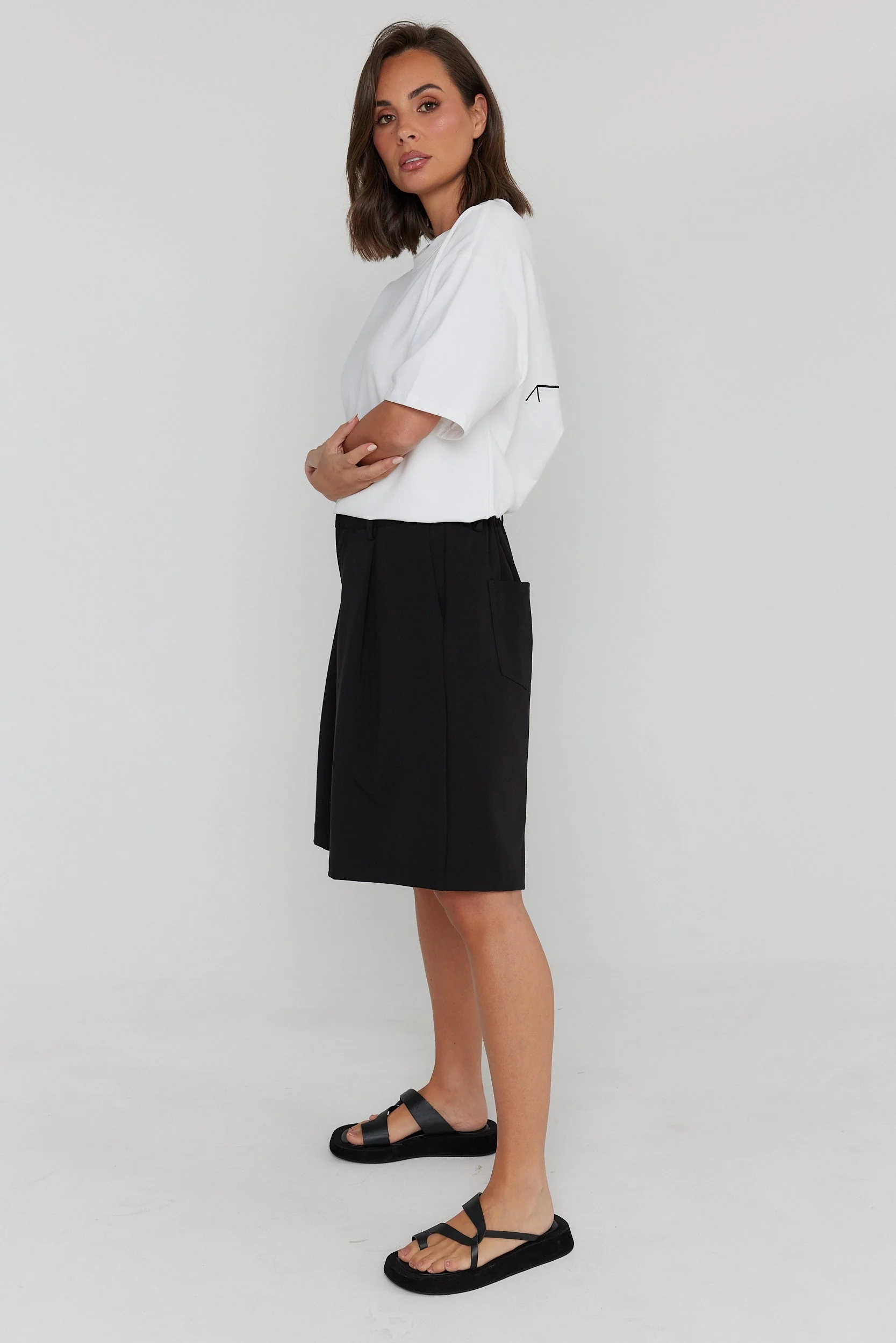 BERNY Shorts Black - Image 9