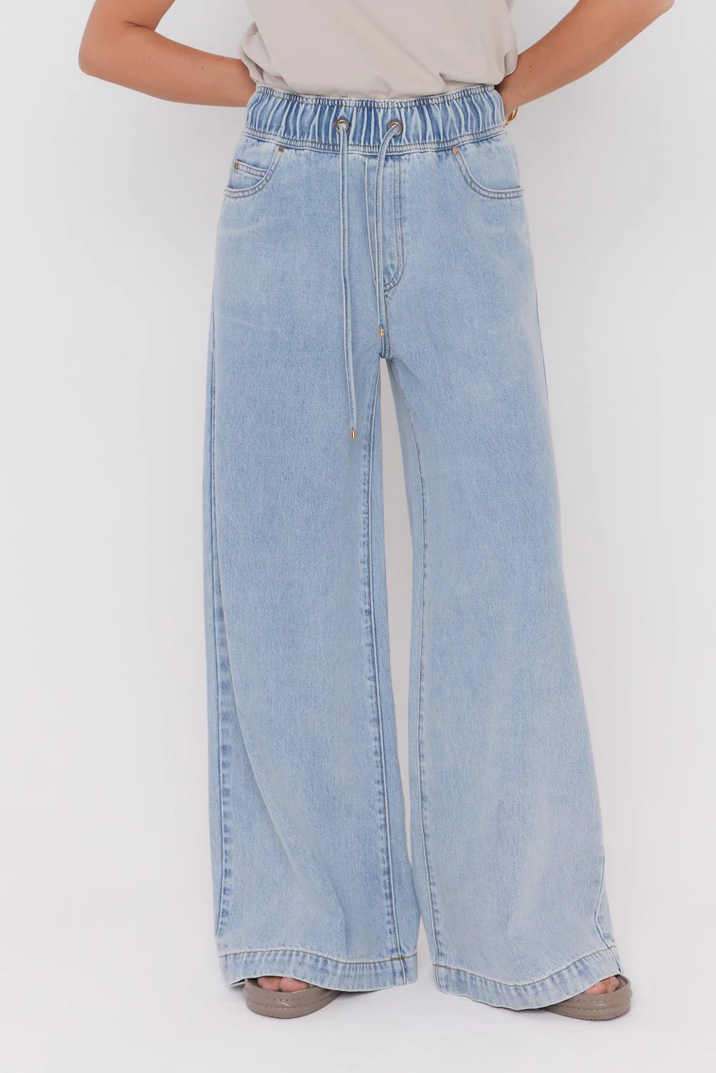 CASEY Jeans Light Blue Wash Denim - Image 11