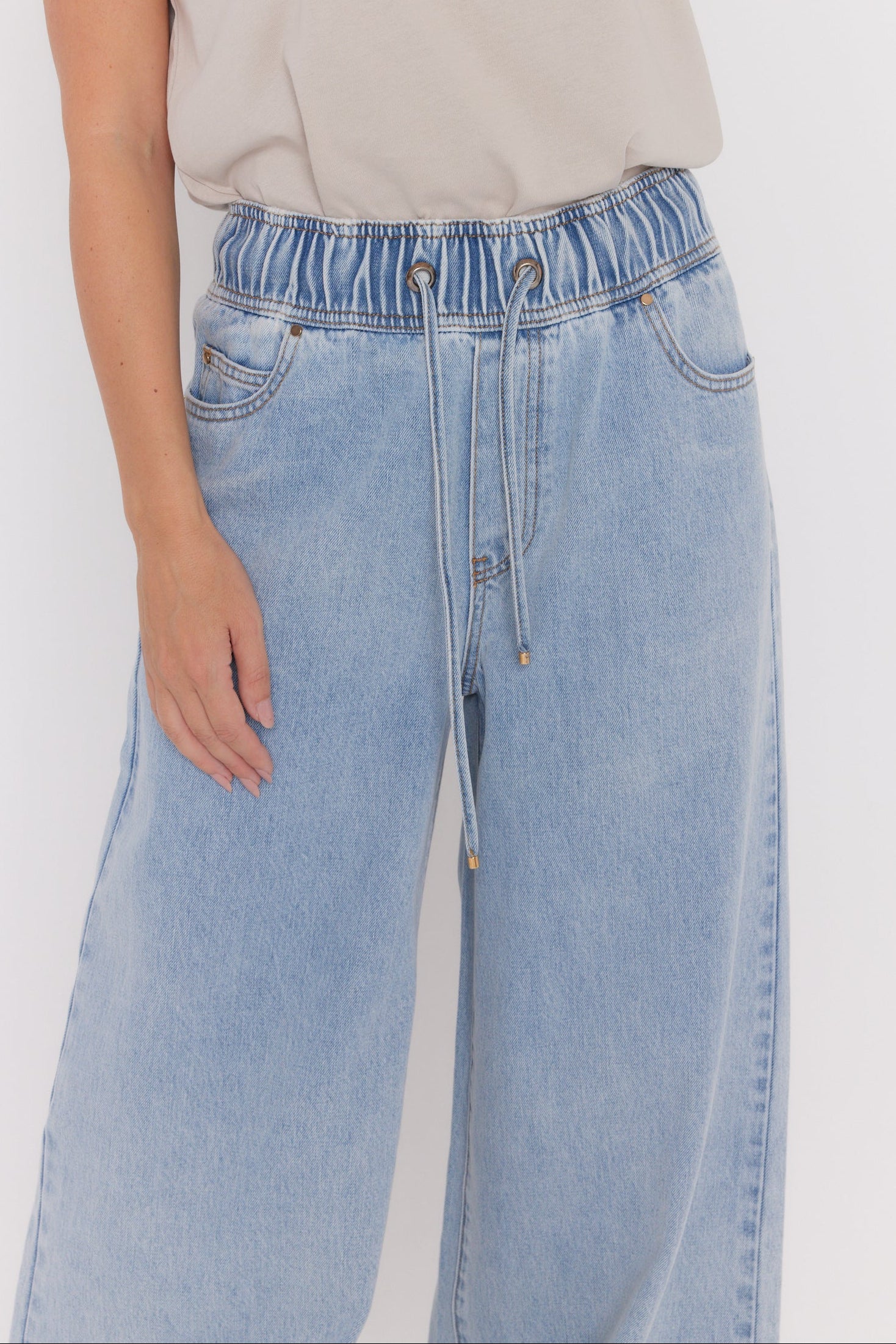 CASEY Jeans Light Blue Wash Denim - Image 13