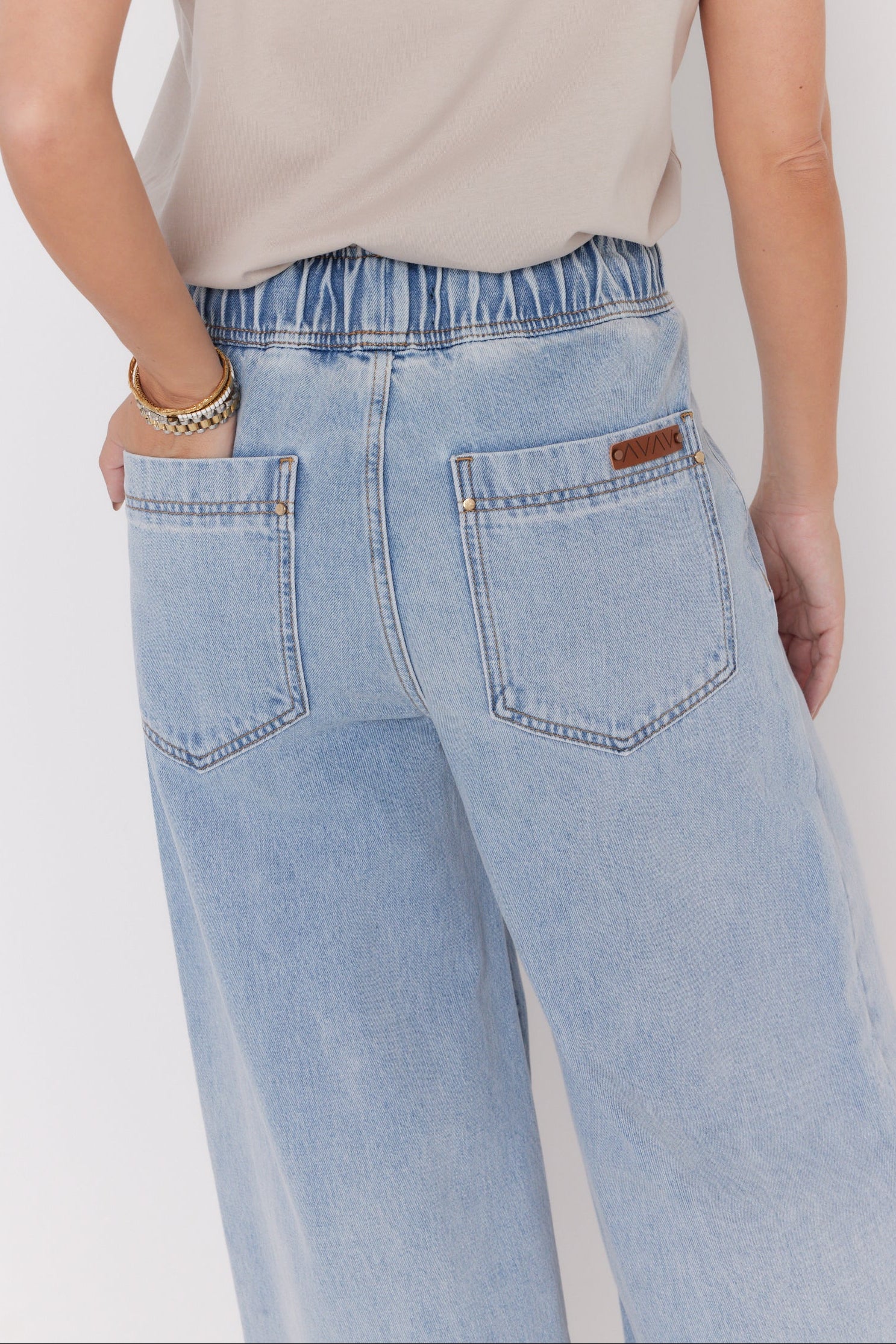 CASEY Jeans Light Blue Wash Denim - Image 16
