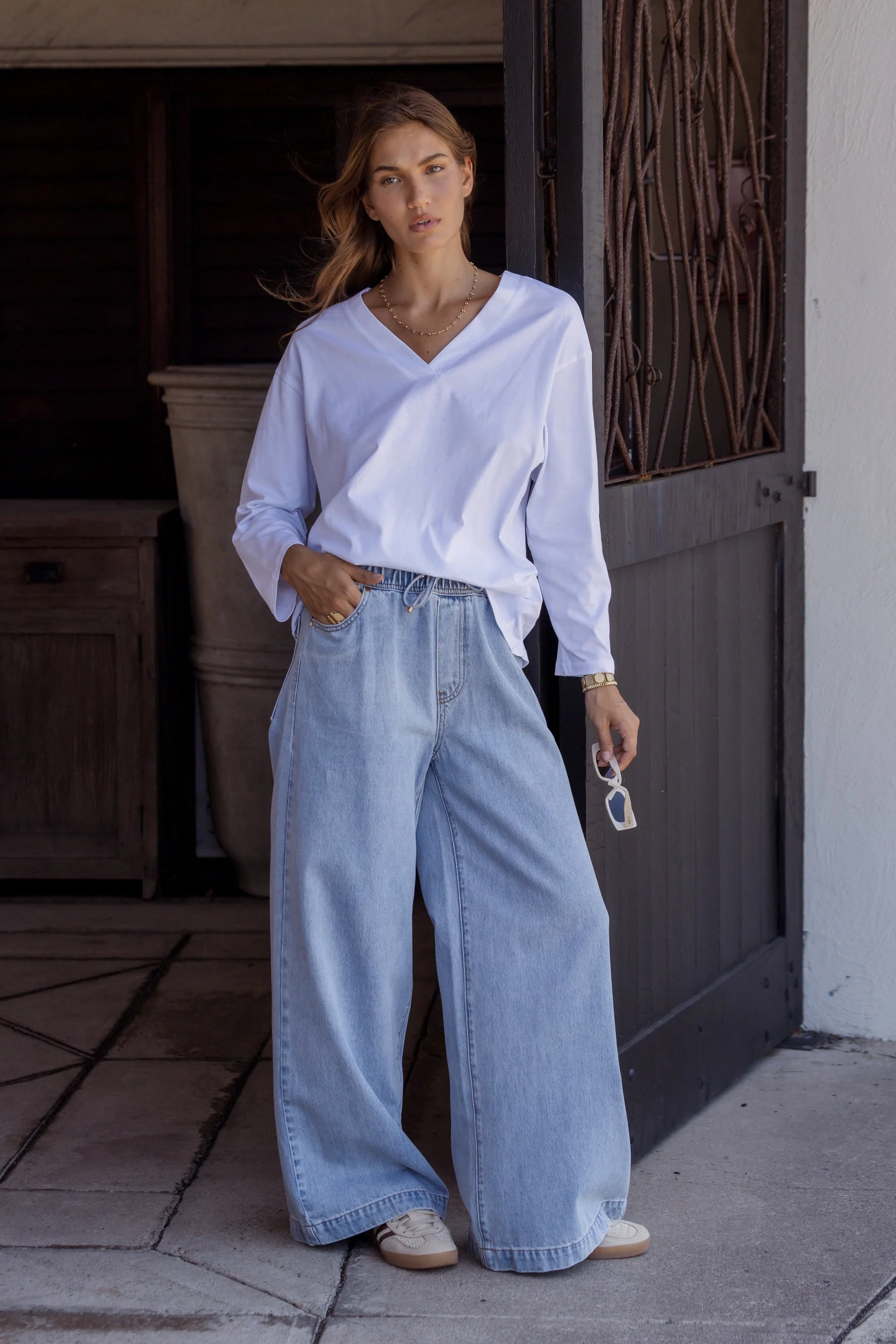 CASEY Jeans Light Blue Wash Denim - Image 2
