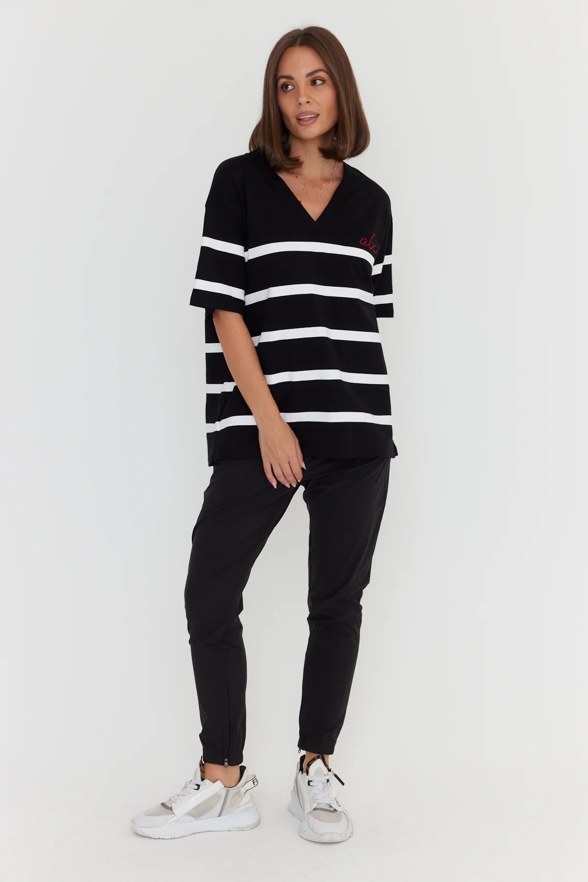 JASPER V T-Shirt Black - Image 10