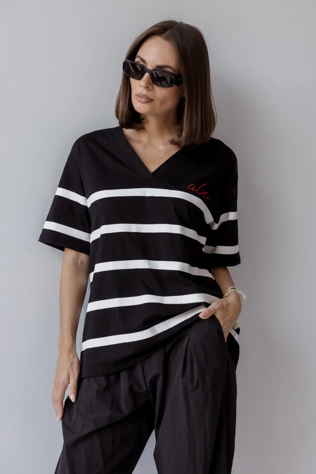 JASPER V T-Shirt Black - Image 3