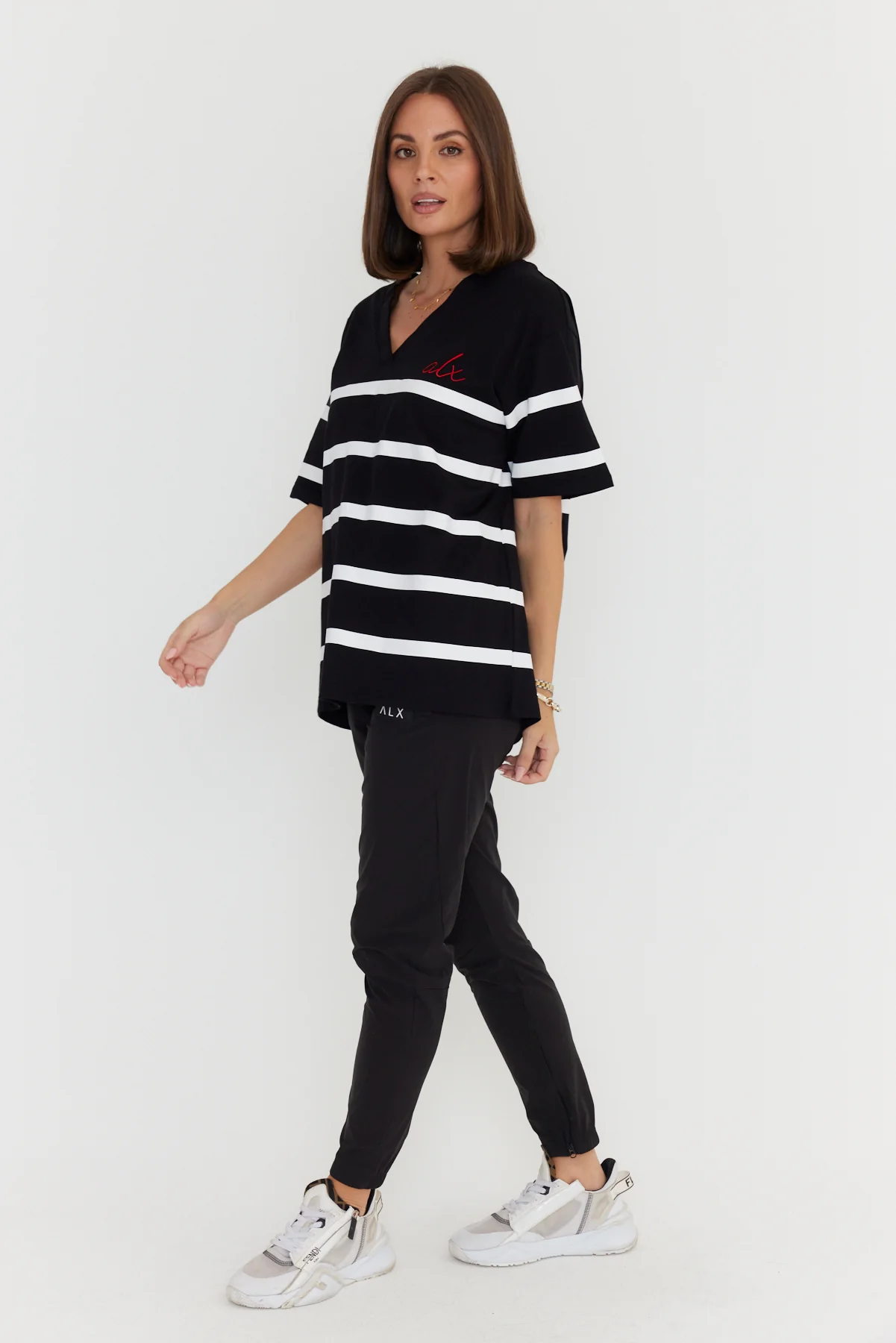 JASPER V T-Shirt Black - Image 8