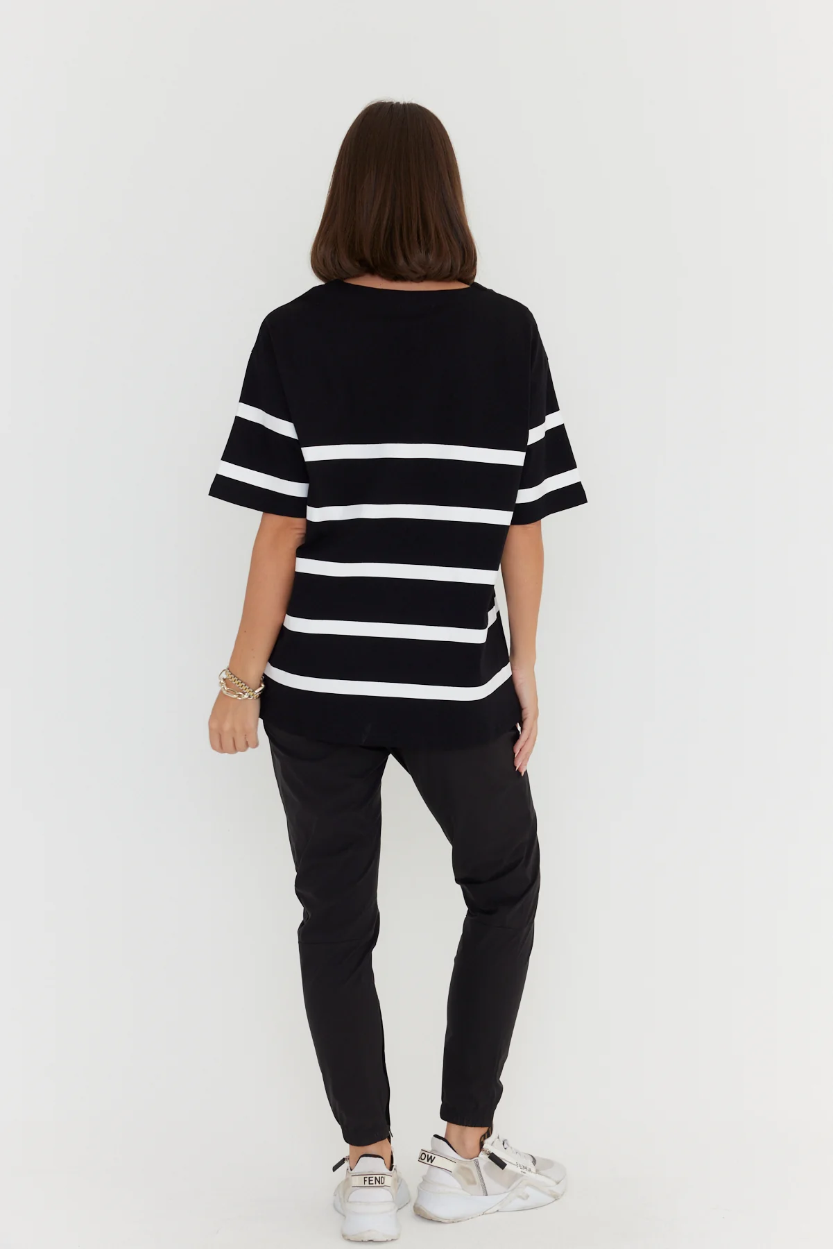 JASPER V T-Shirt Black - Image 9