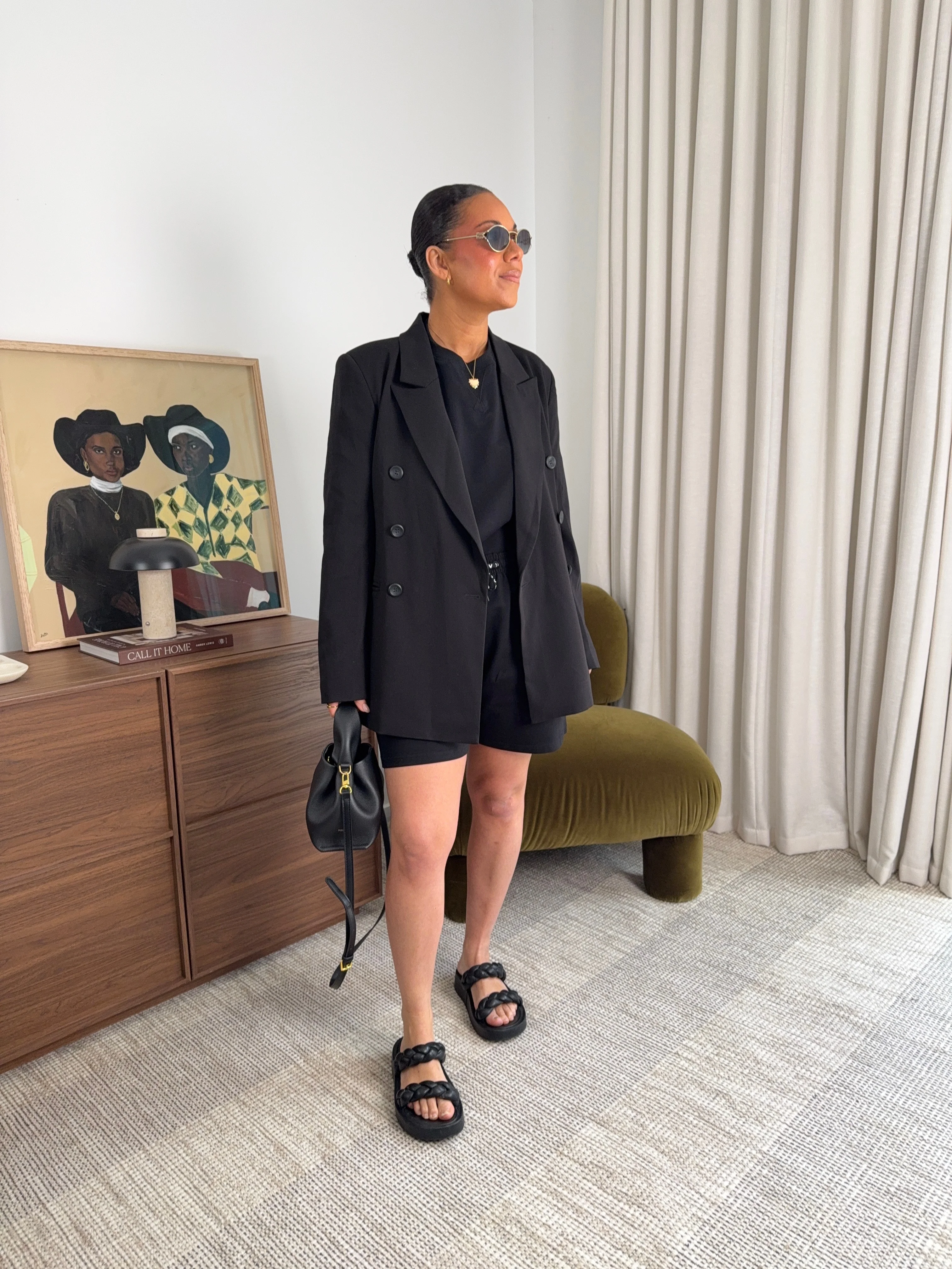 LEVI Shorts Black - Image 4