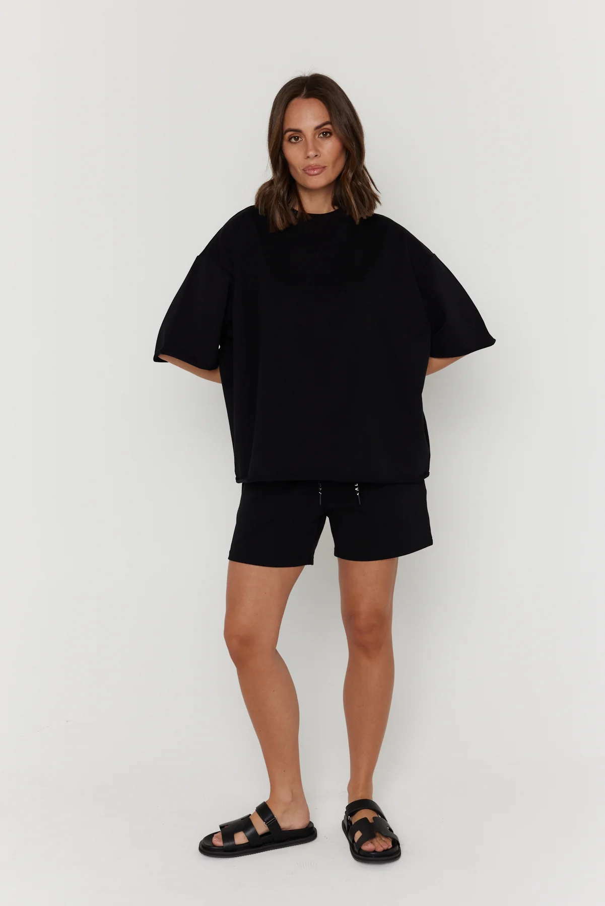 LEVI Shorts Black - Image 9
