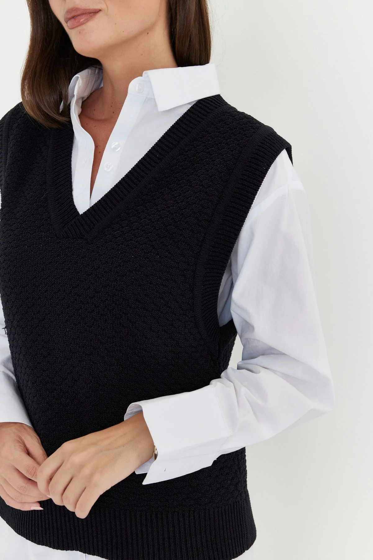 LULA Knit Vest Black - Image 7