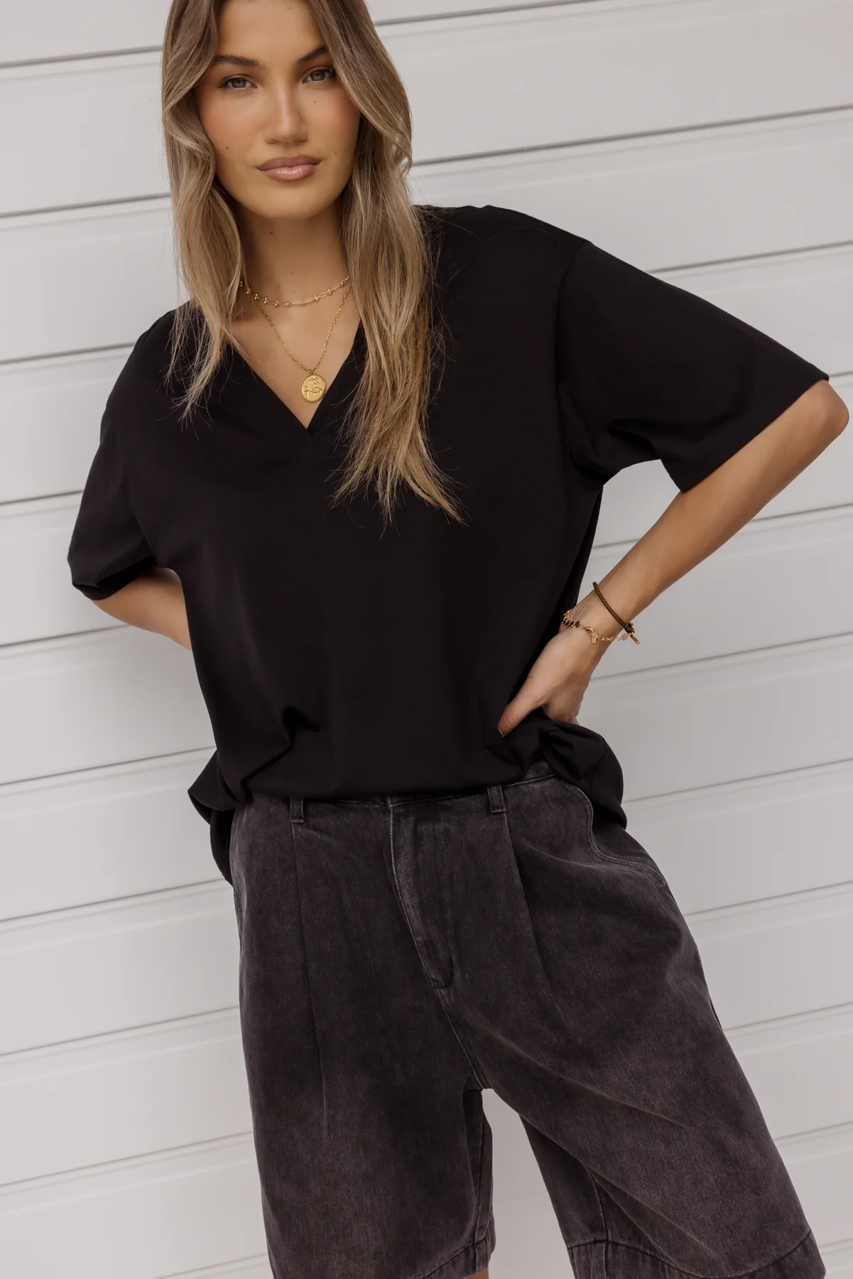NIX V-Neck T-Shirt Black - Image 3