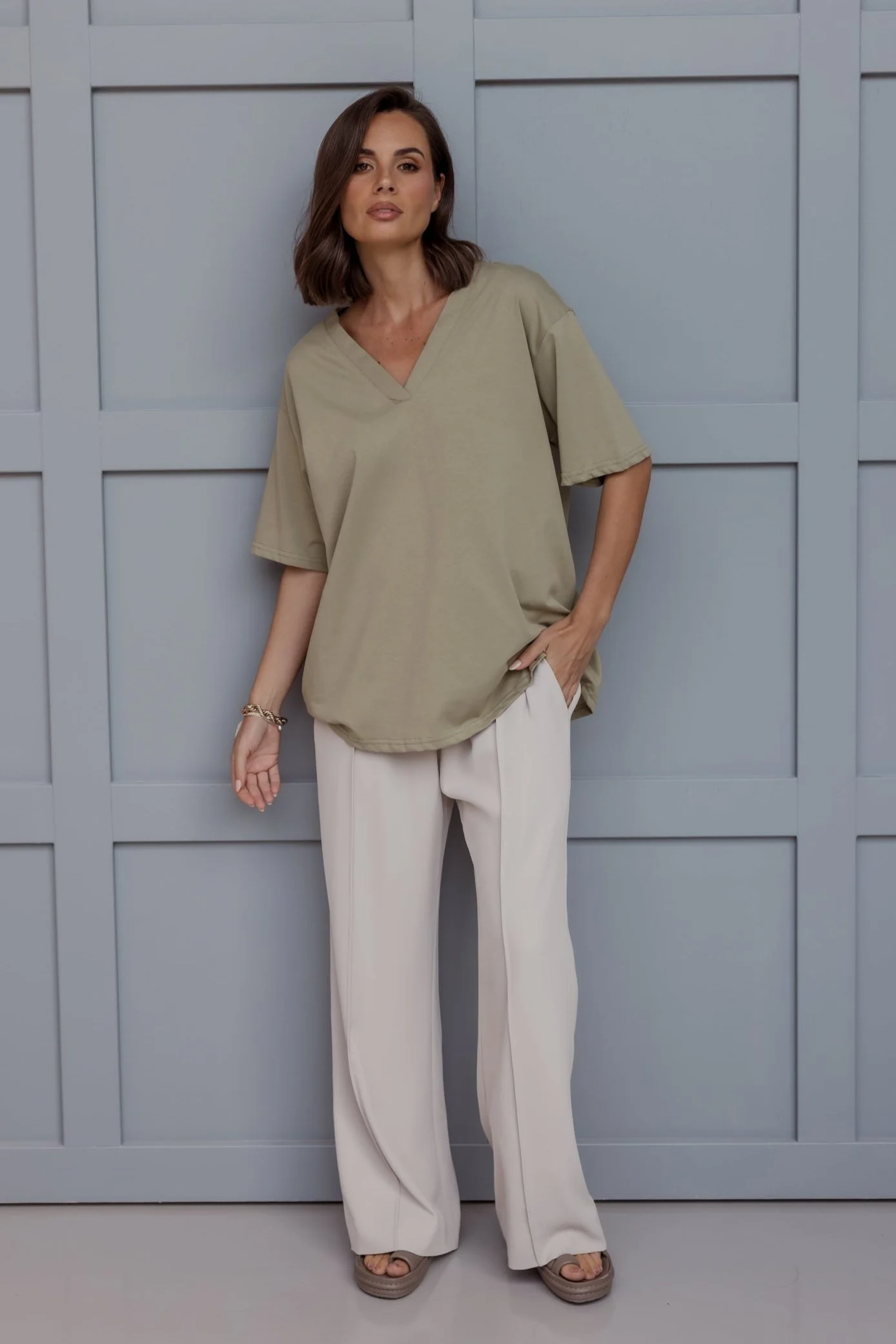 NIX V-Neck T-Shirt Green Taupe - Image 2