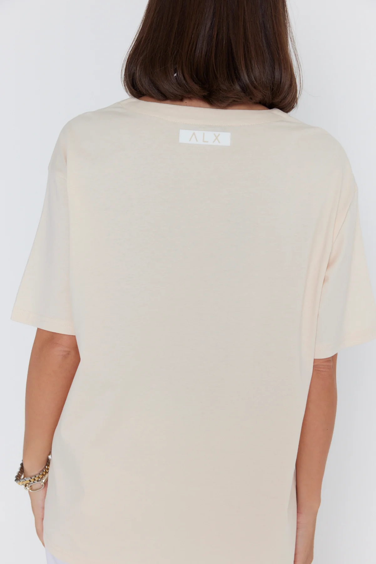 NIX V-Neck T-Shirt Cream - Image 8