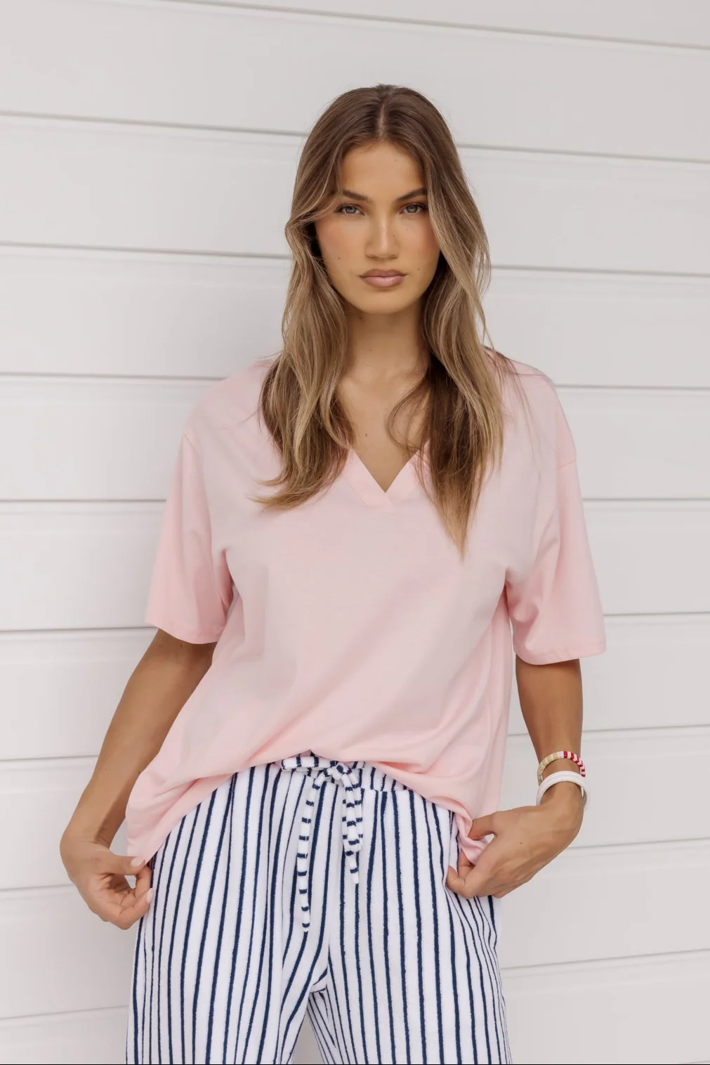 NIX V-Neck T-Shirt Pink - Image 3