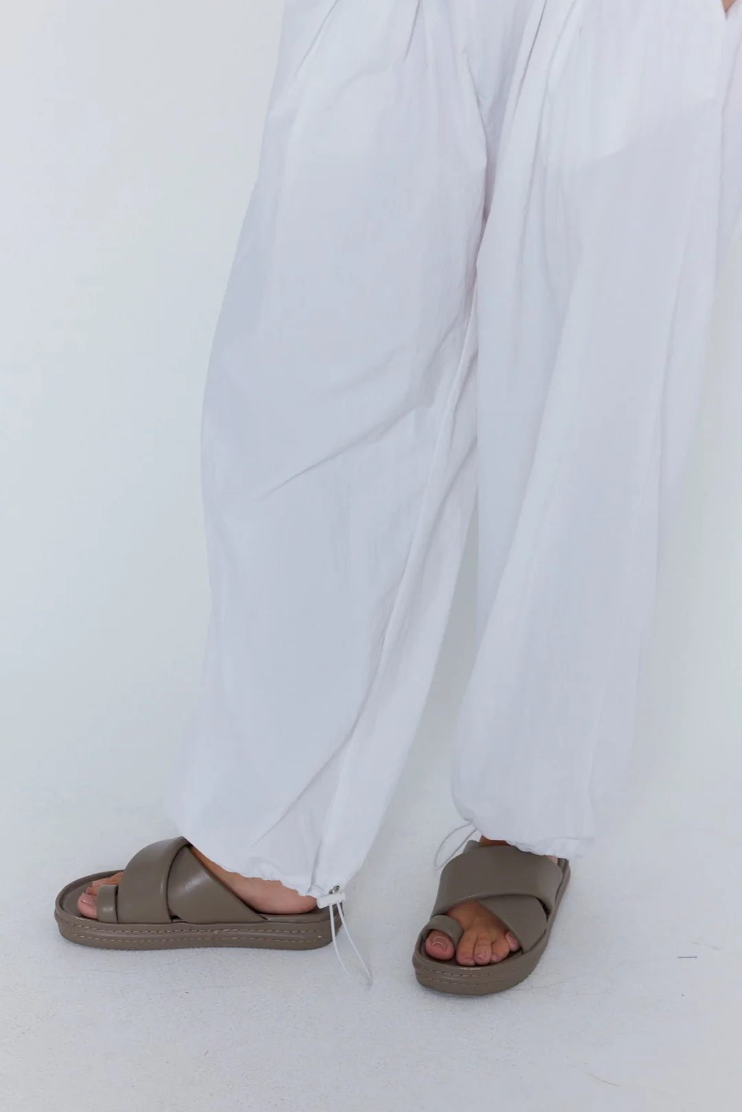 REM Pants White - Image 9