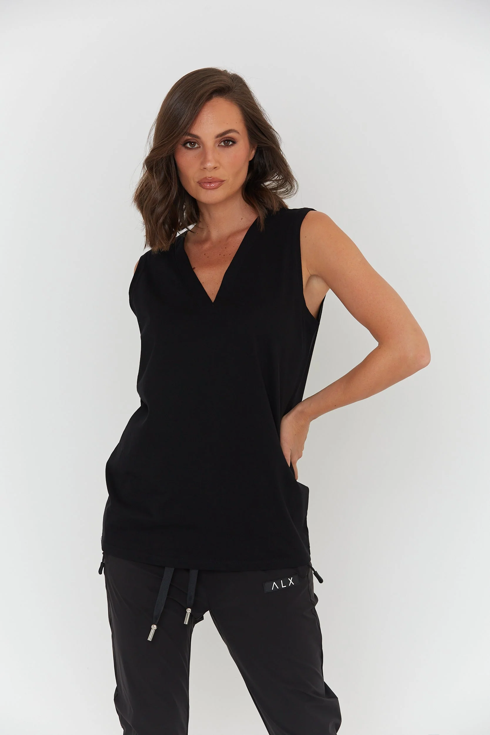 SIMBA V-Neck Black - Image 6
