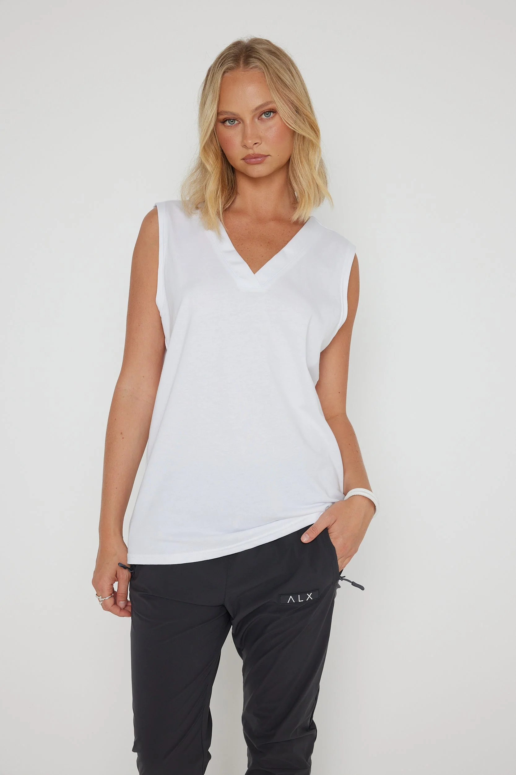 SIMBA V-Neck White - Image 4