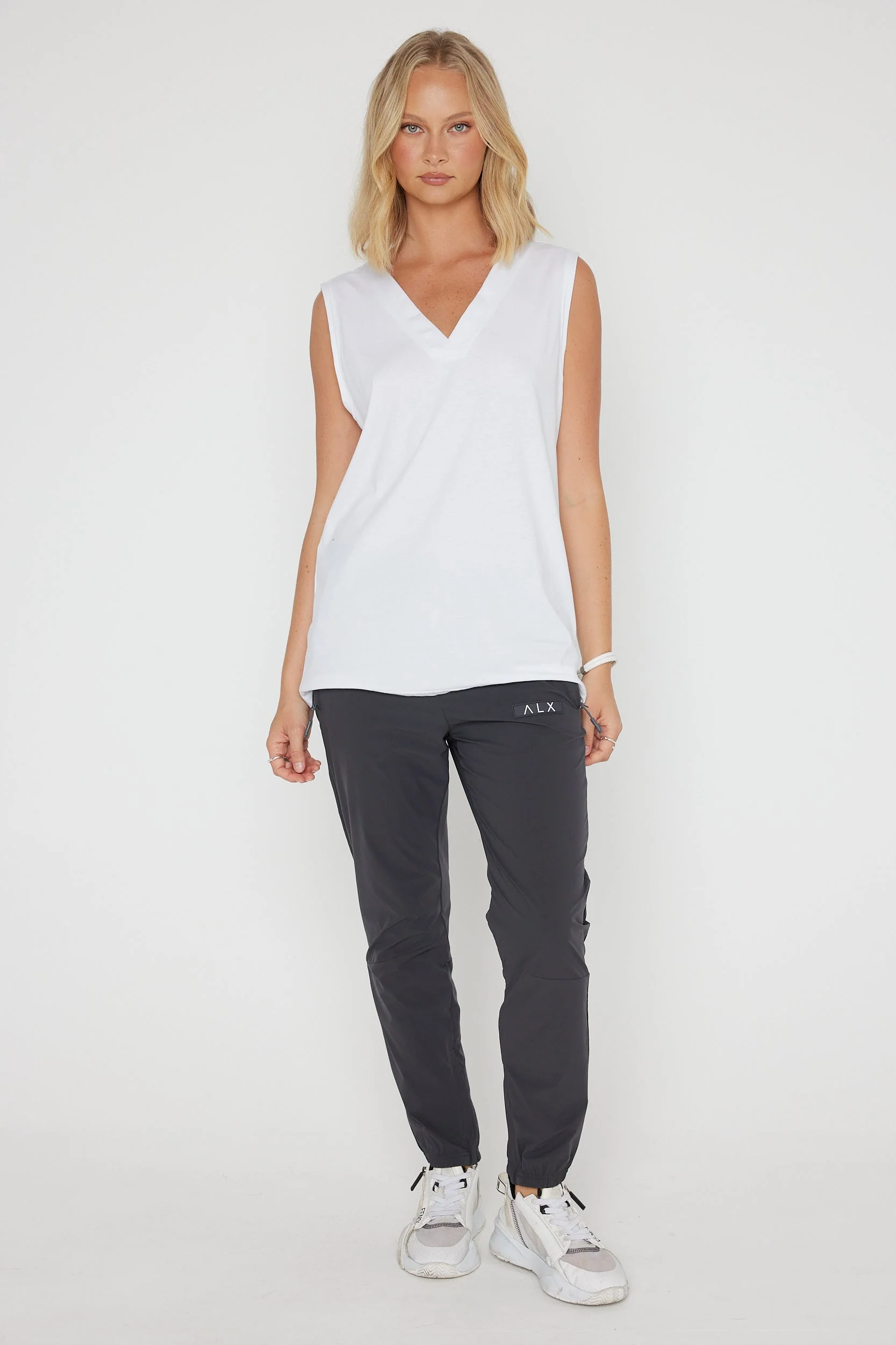 SIMBA V-Neck White - Image 5