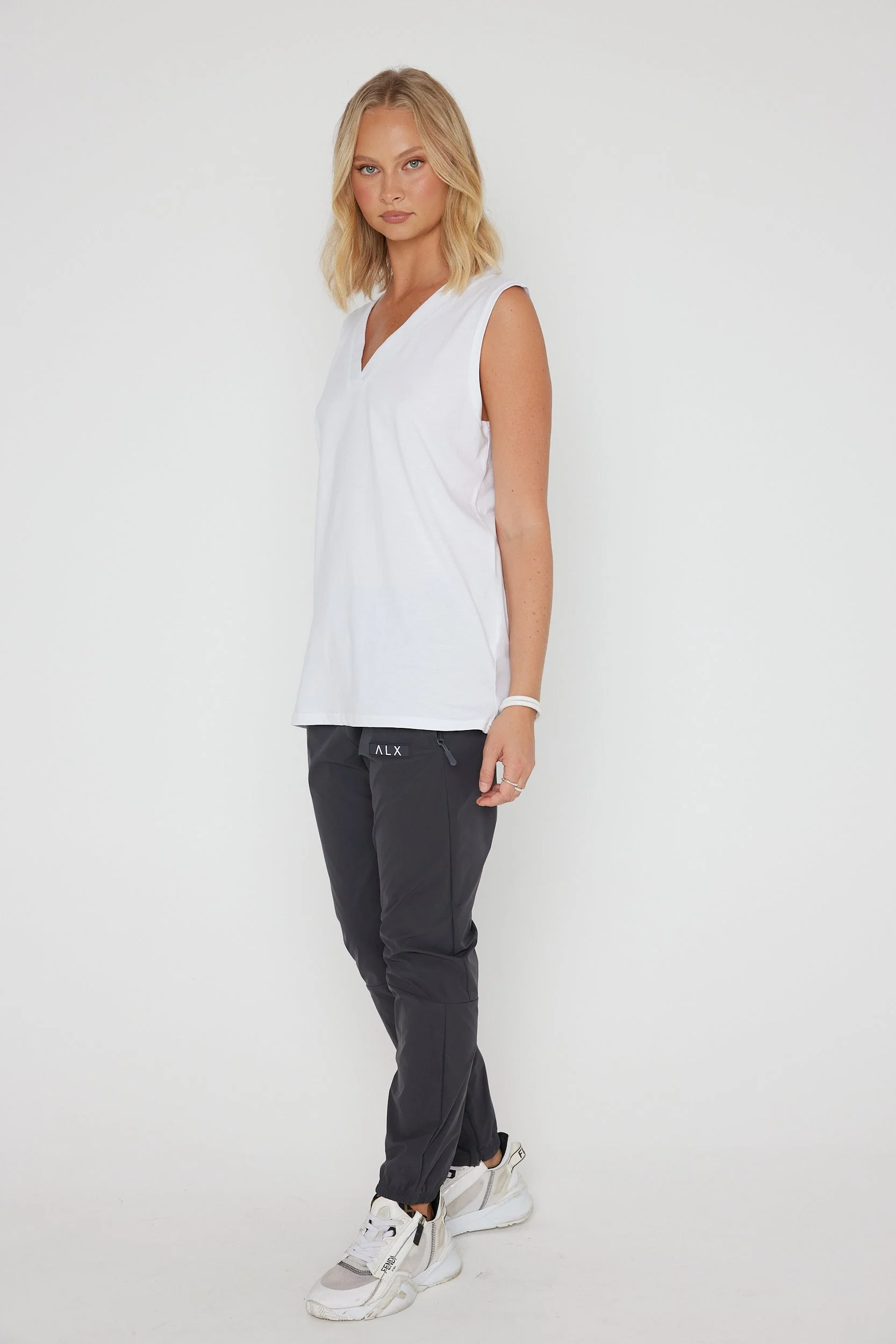 SIMBA V-Neck White - Image 7
