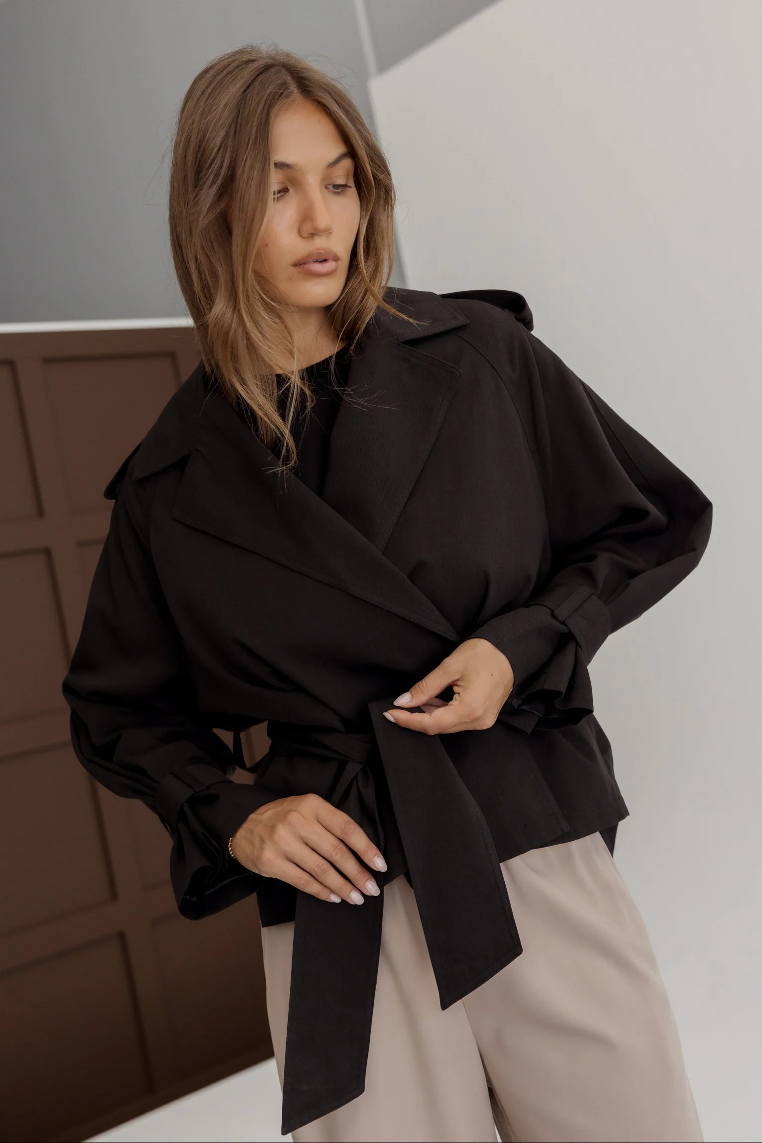 SOREN Soft Cropped Trench Black
