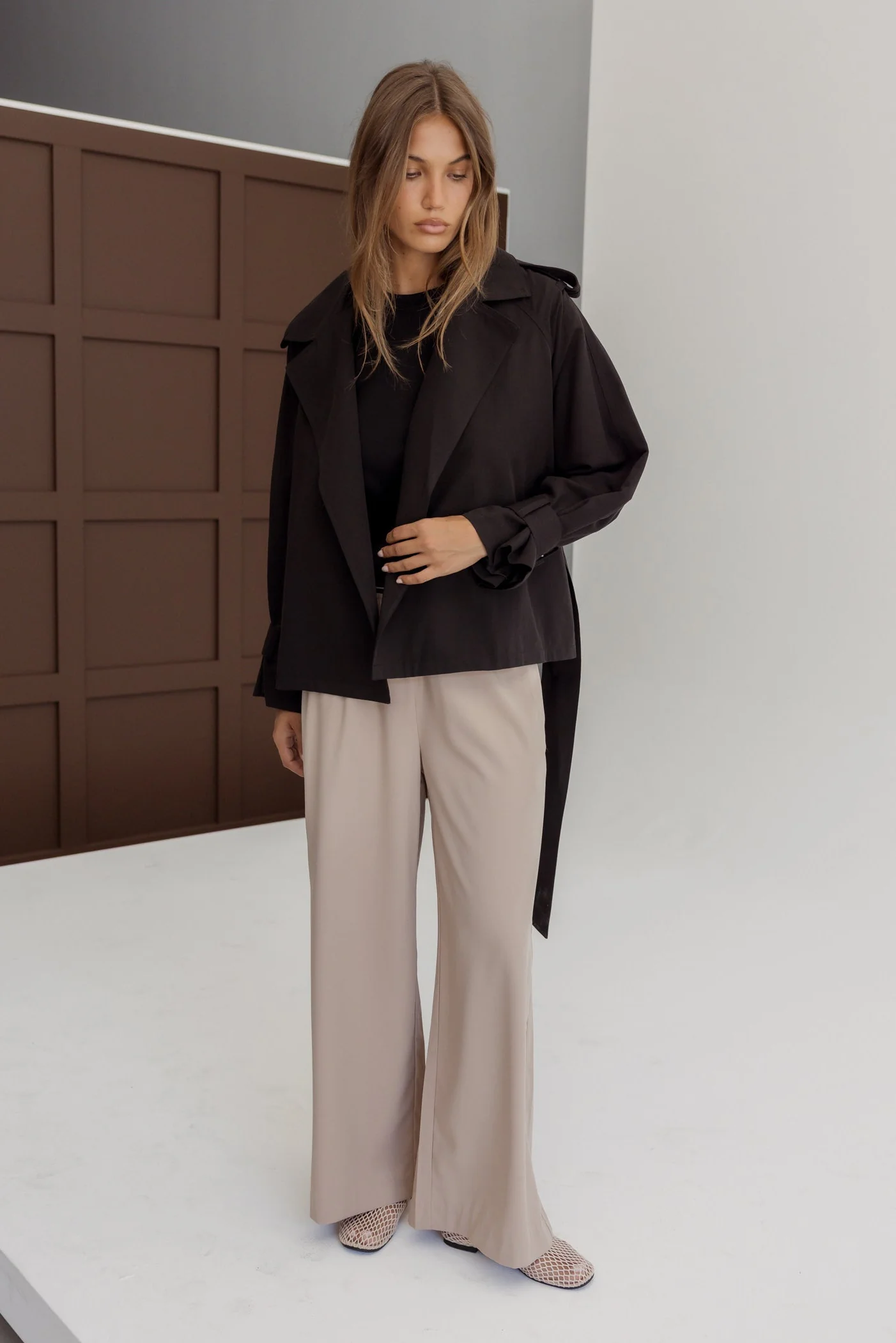 SOREN Soft Cropped Trench Black - Image 3