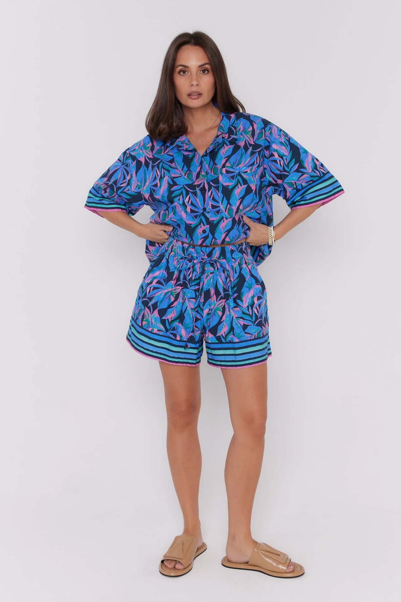 TRENE Shorts Navy Floral Print - Image 15